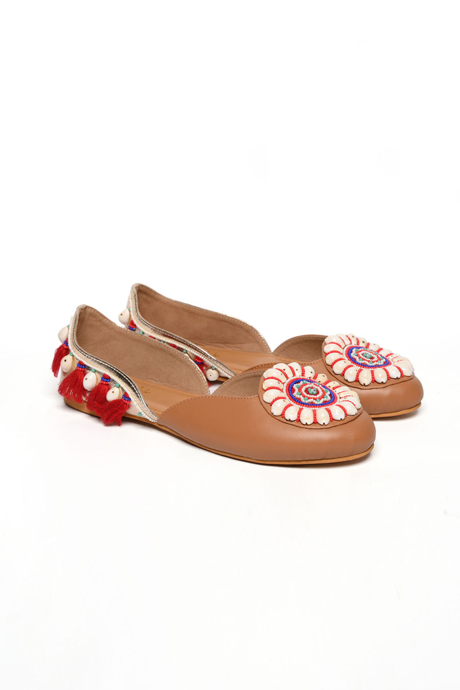 Beige Boho Kaudi Embellished Juttis