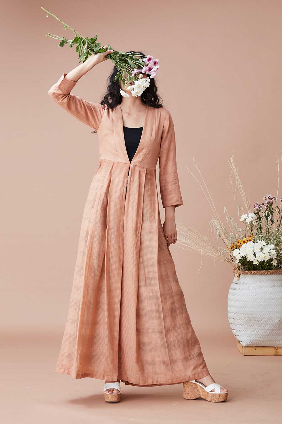Posha Nude Pleated Long Jacket