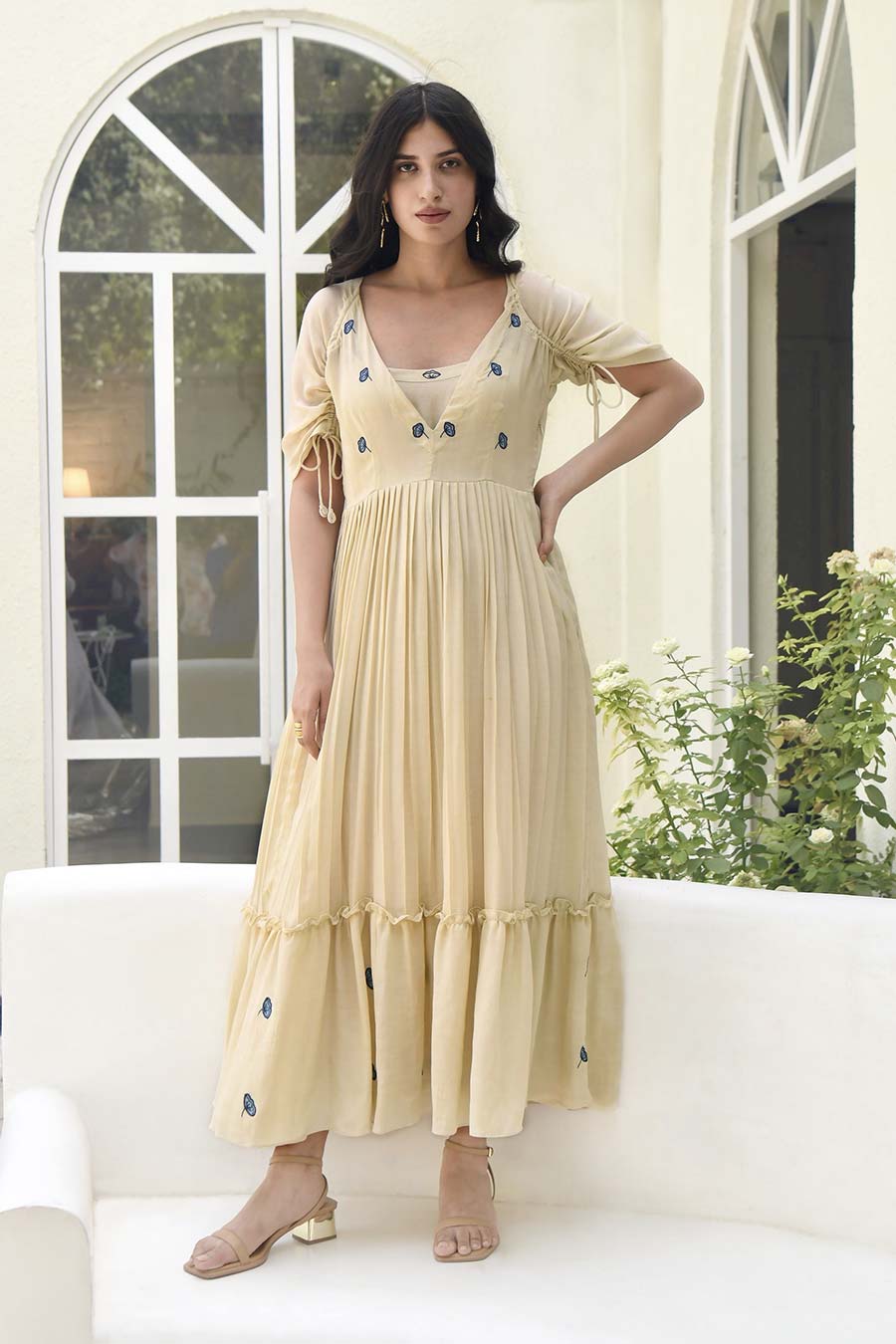 dress hand design photo Hand Work Floral Embroidery Design Raw Silk Kurta
