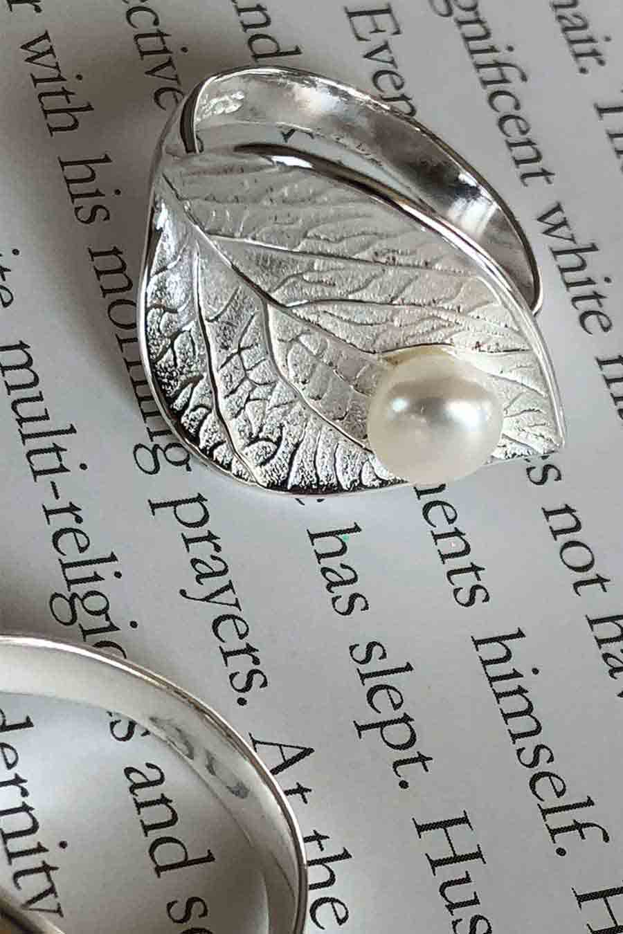 Sterling Silver Feuille Ring