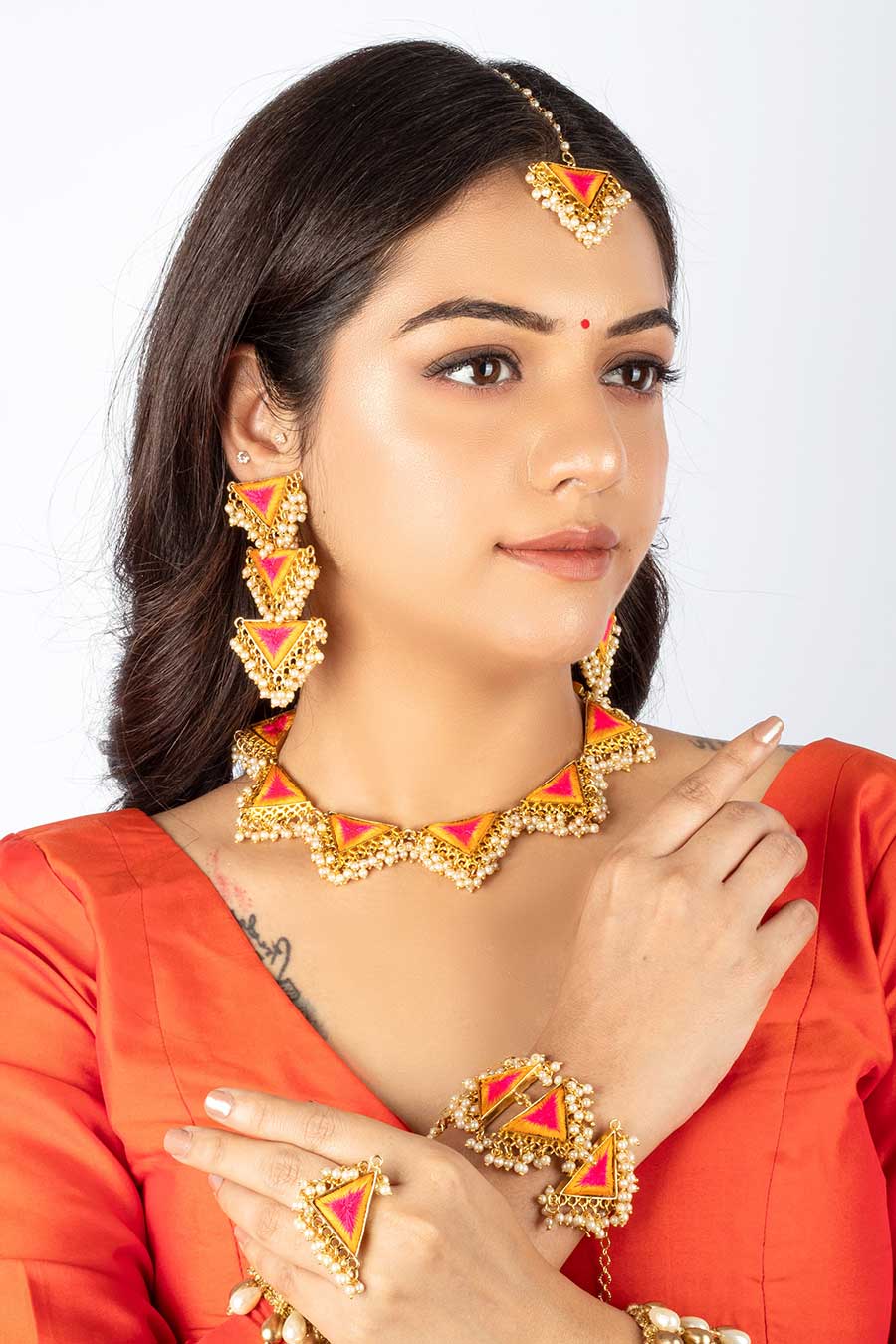 Sunrise Petal Pearl Embellished Necklace Set