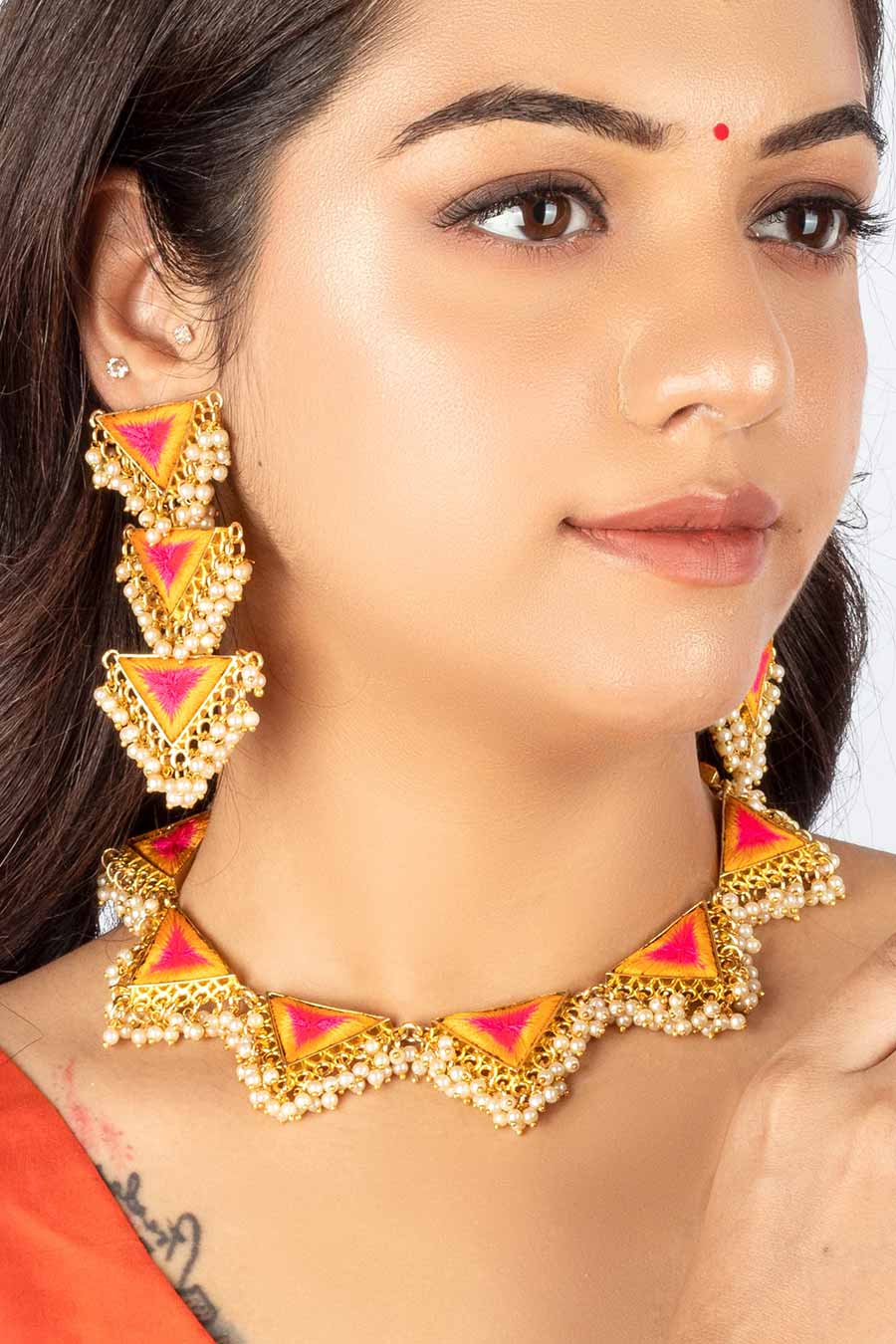 Sunrise Petal Pearl Embellished Necklace Set