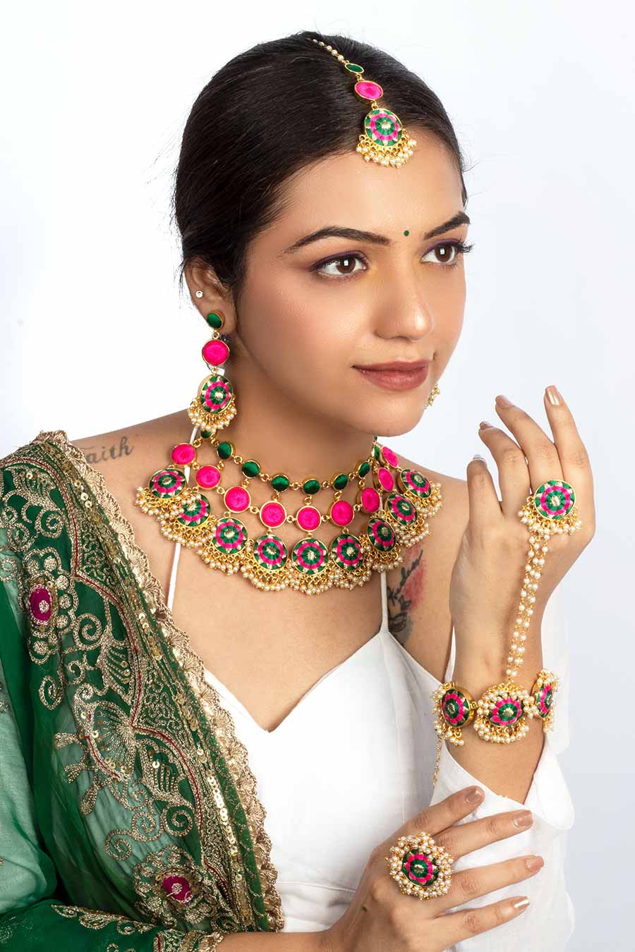 Olive Blossom Dark Green Circular Necklace Set