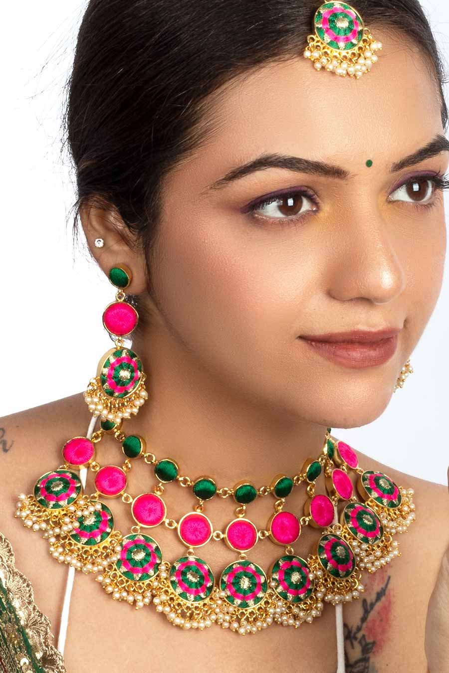 Olive Blossom Dark Green Circular Necklace Set