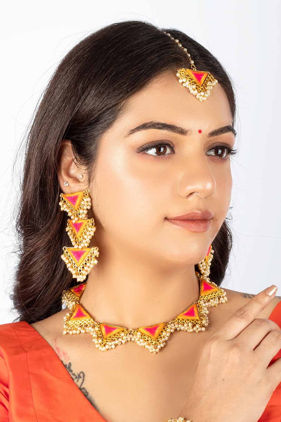 Golden Petal Maang Teeka