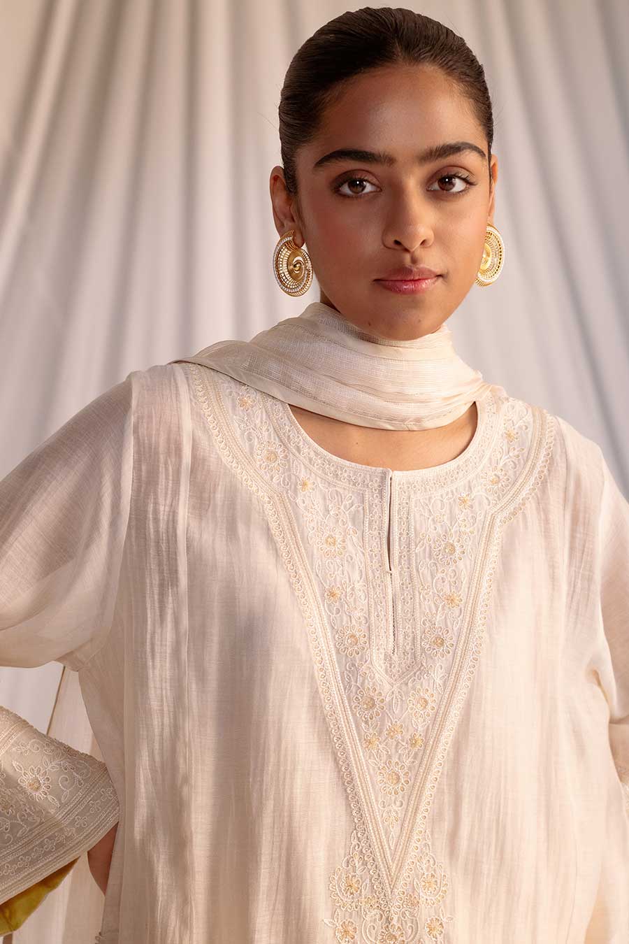Off-White Embroidered Kurta & Pant Set