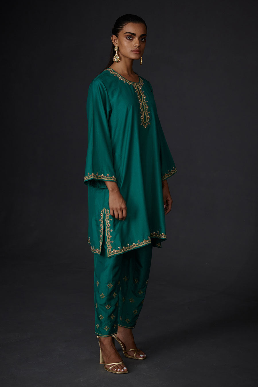 Green Embroidered Kurta & Pant Set
