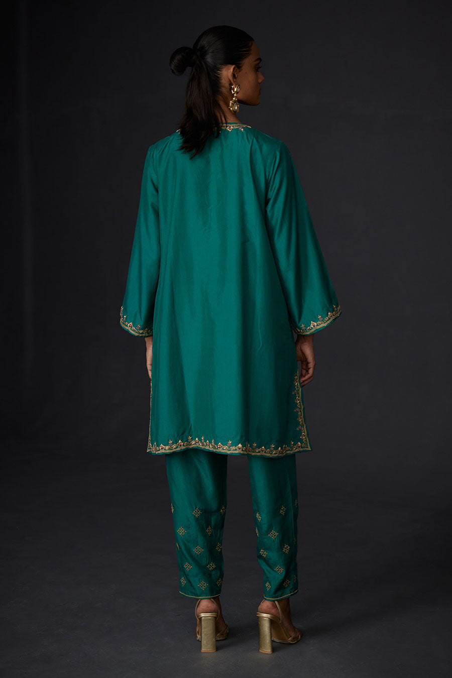 Green Embroidered Kurta & Pant Set