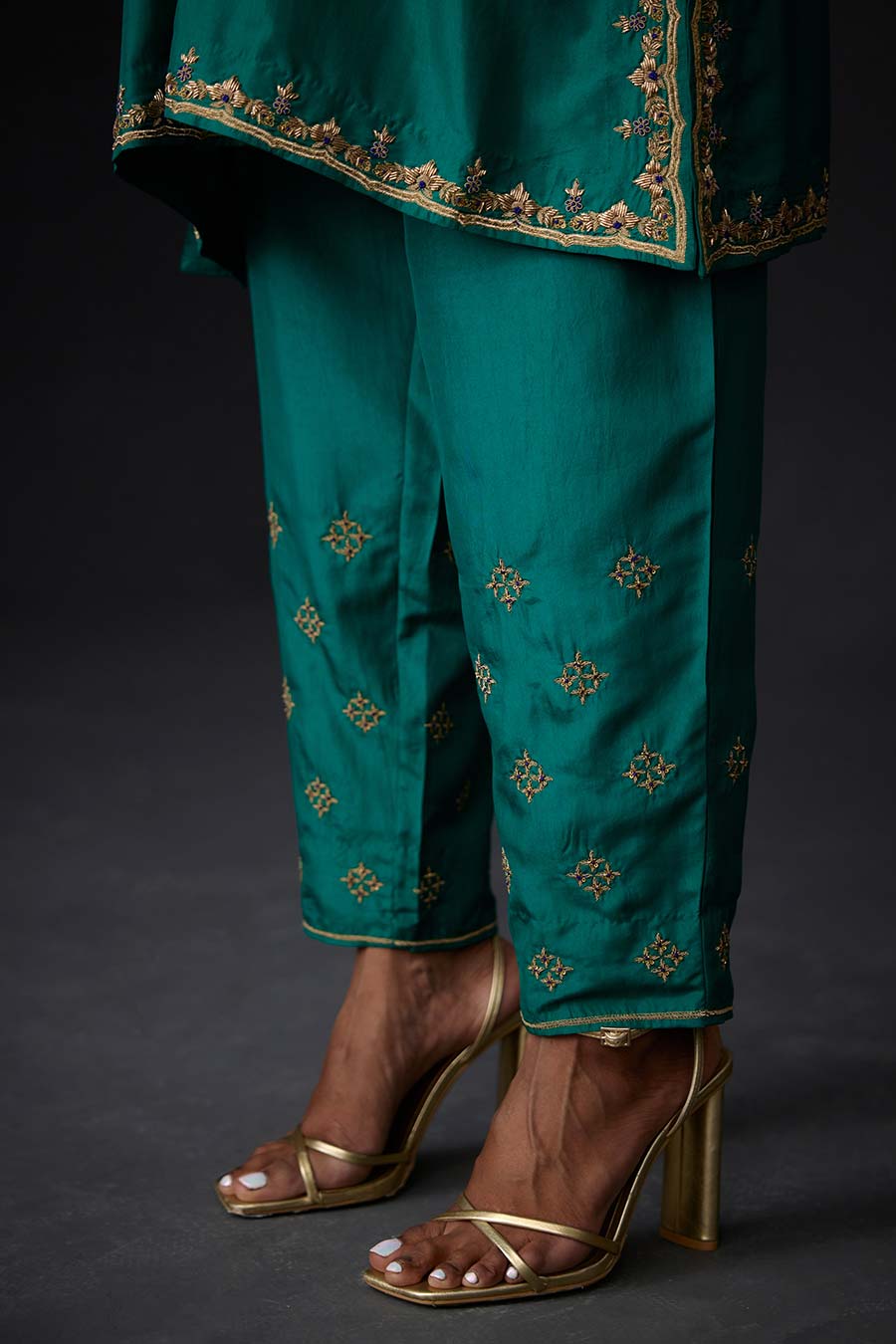 Green Embroidered Kurta & Pant Set