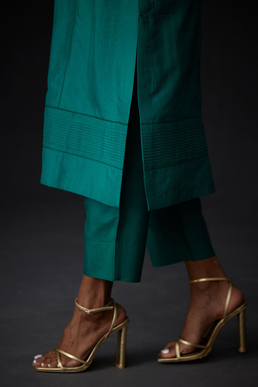 Green Embroidered Pintuck Kurta & Pant Set