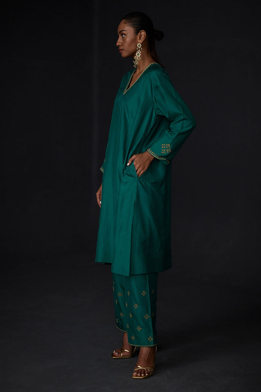Green Embroidered Panelled Kurta & Pant Set