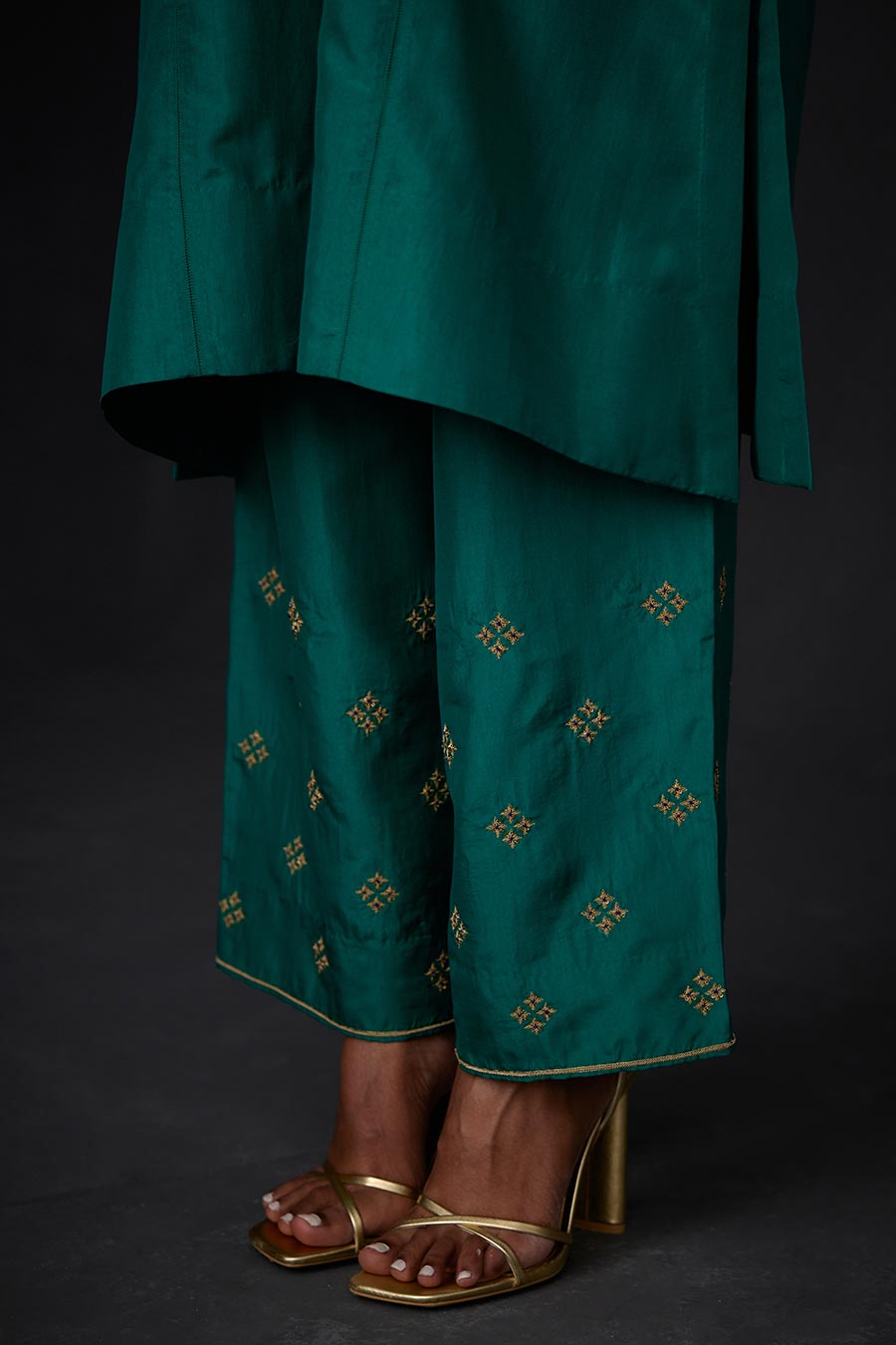 Green Embroidered Panelled Kurta & Pant Set