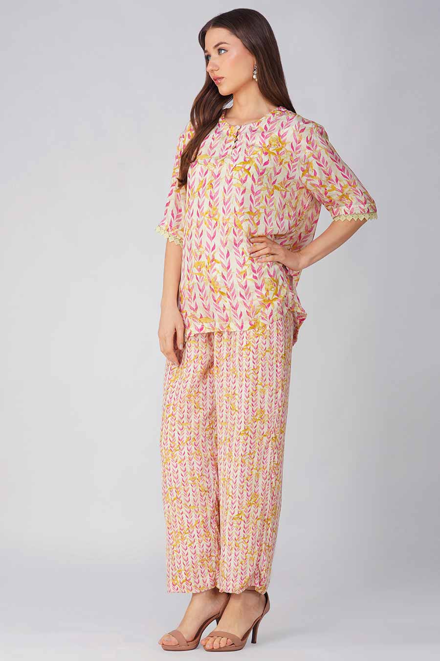 Pink Leaf Printed Top & Pant With Stole Co-Ord Set