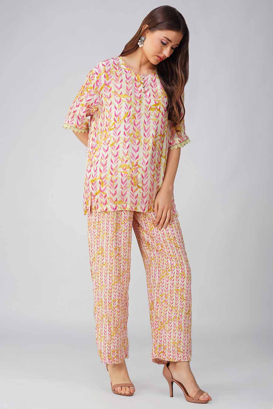 Pink Leaf Printed Top & Pant With Stole Co-Ord Set
