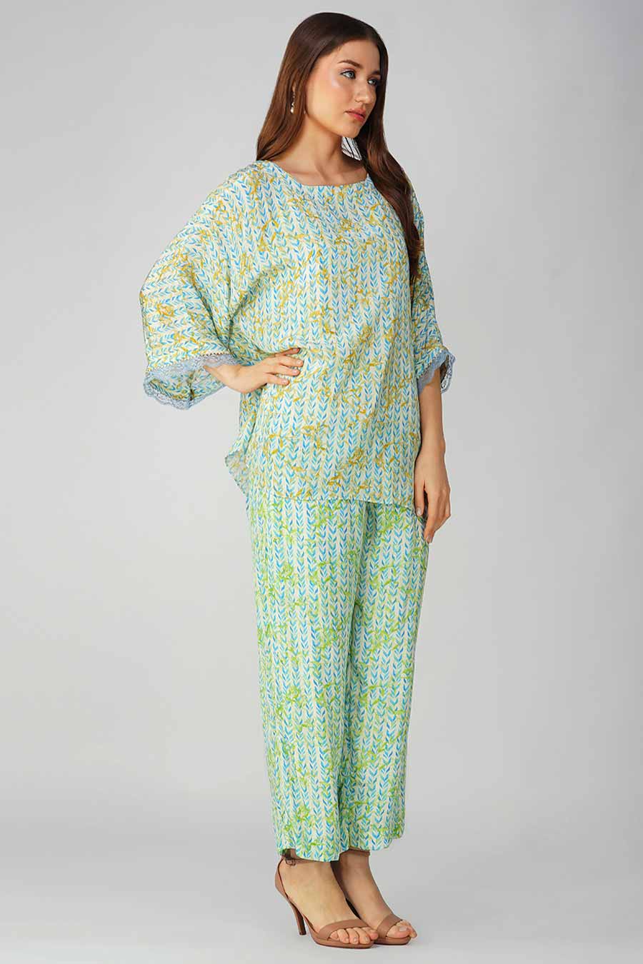 Blue Leaf Printed Top & Pant With Stole Co-Ord Set