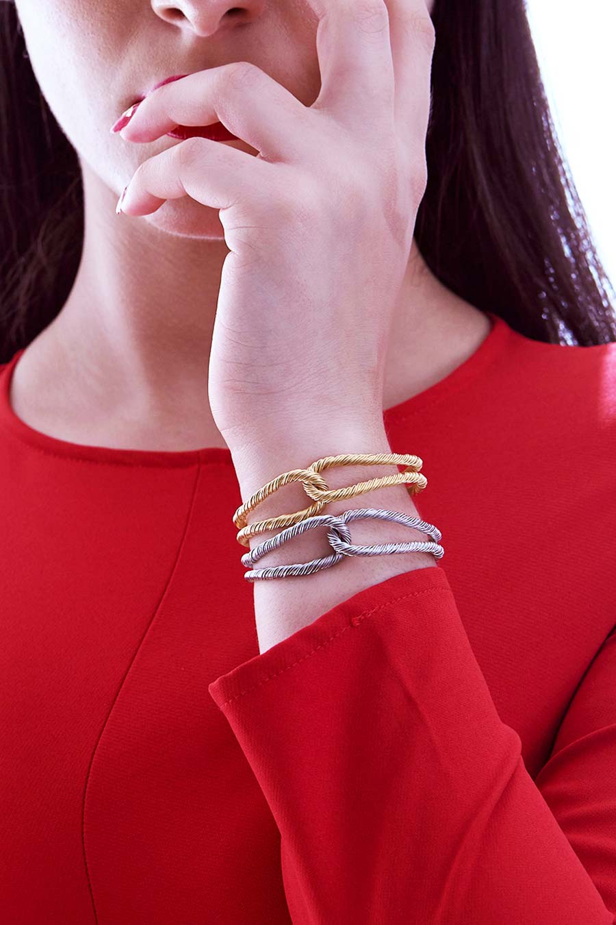 Gold Threaded Interlocked Bracelet