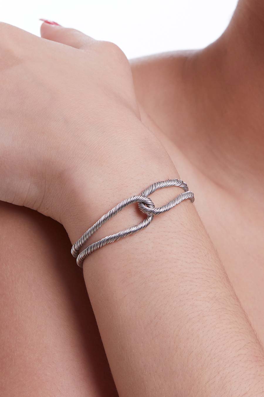 Silver Threaded Interlocked Bracelet