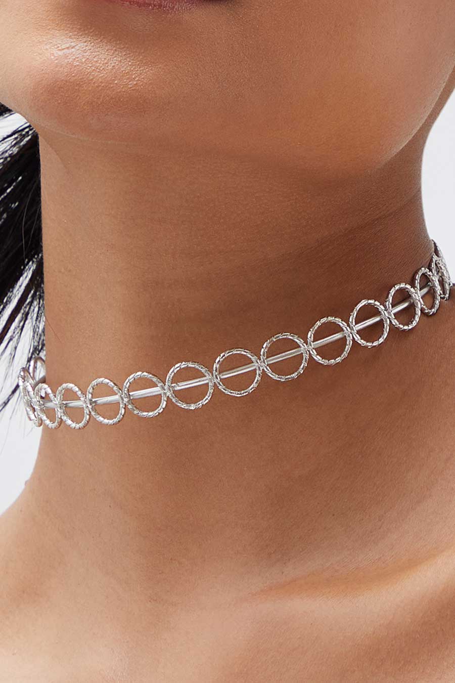 Silver Polished Noor Hand-Hugging Choker