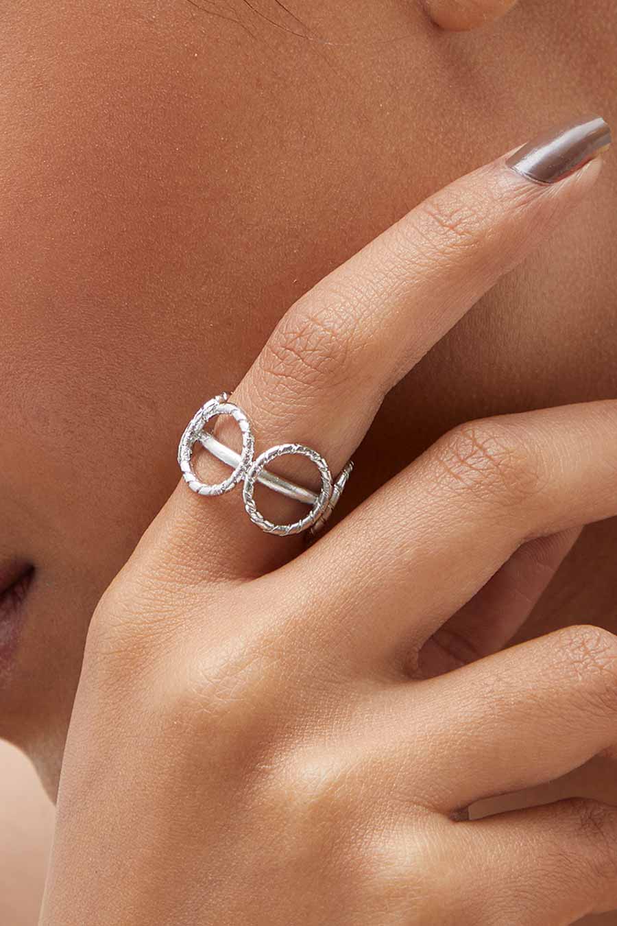 Silver Polished Noor Hand-Hugging Ring