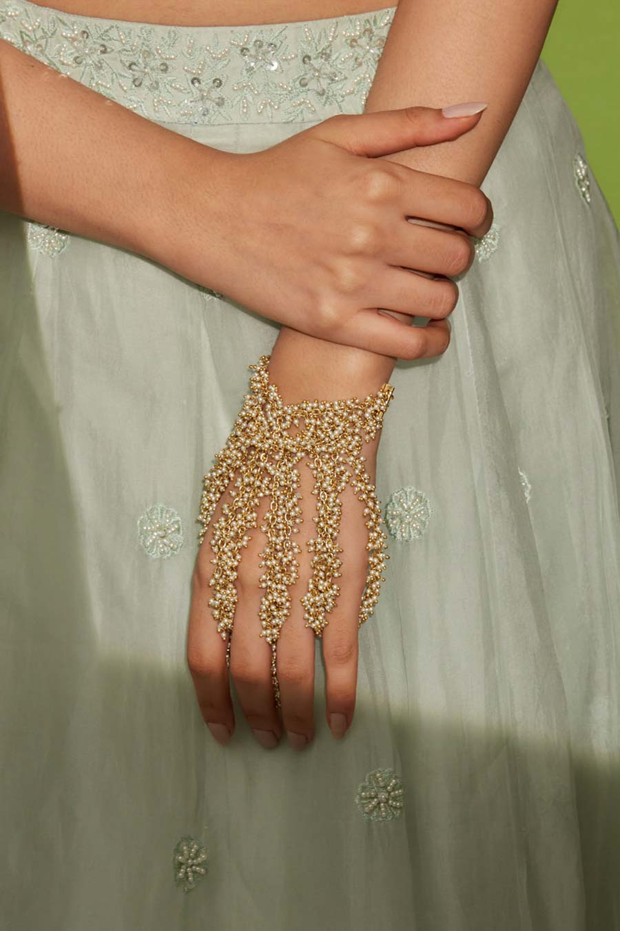 Gold Pearl Hand-Harness