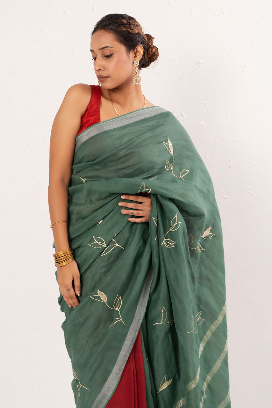 Green & Maroon Embroidered Handwoven Linen Saree