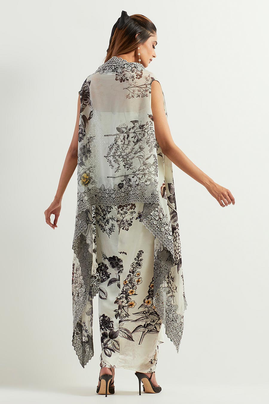 Saaya Printed Co-Ord Set with Cape