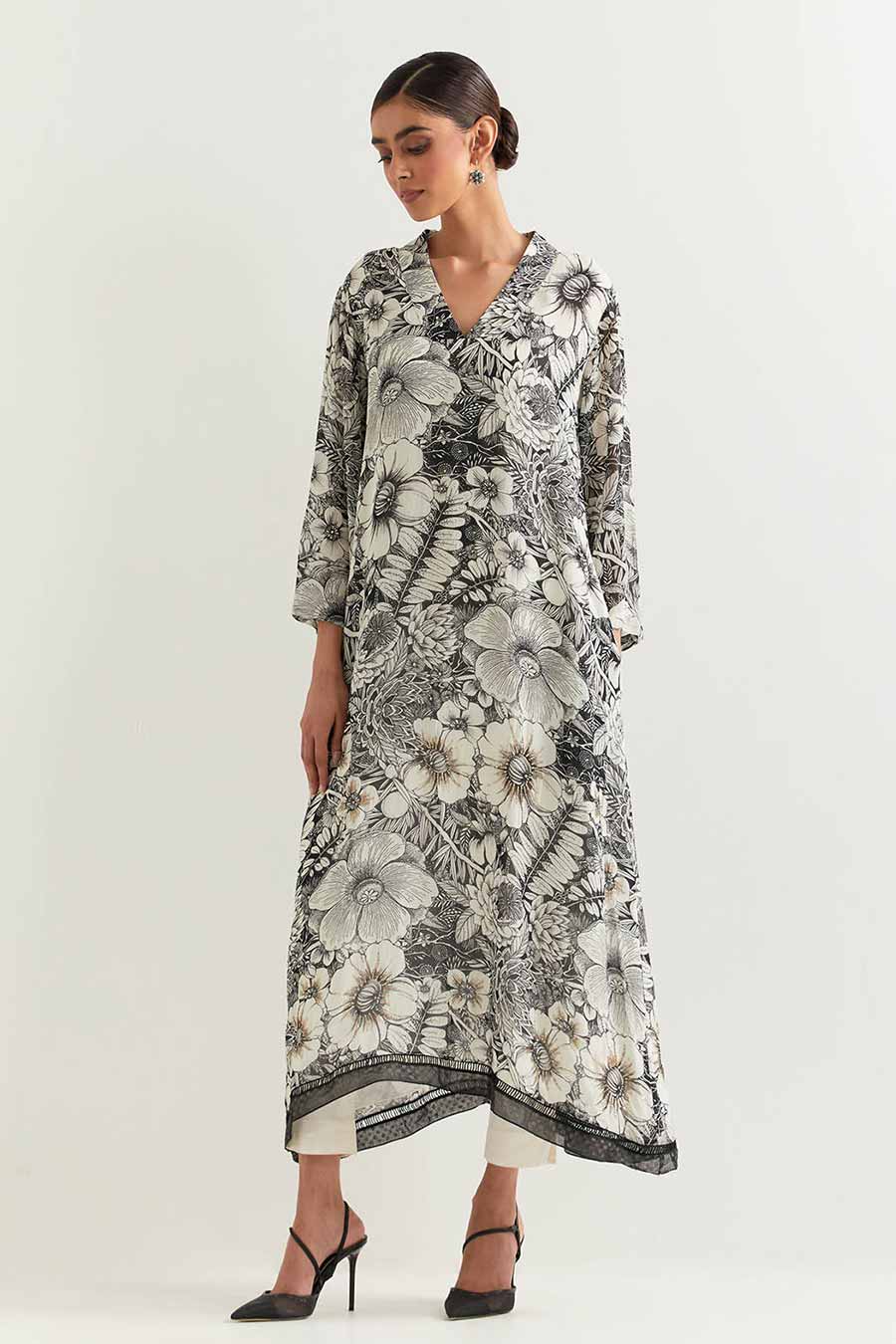 Black & White Printed Tunic Dress With Ivory Pants