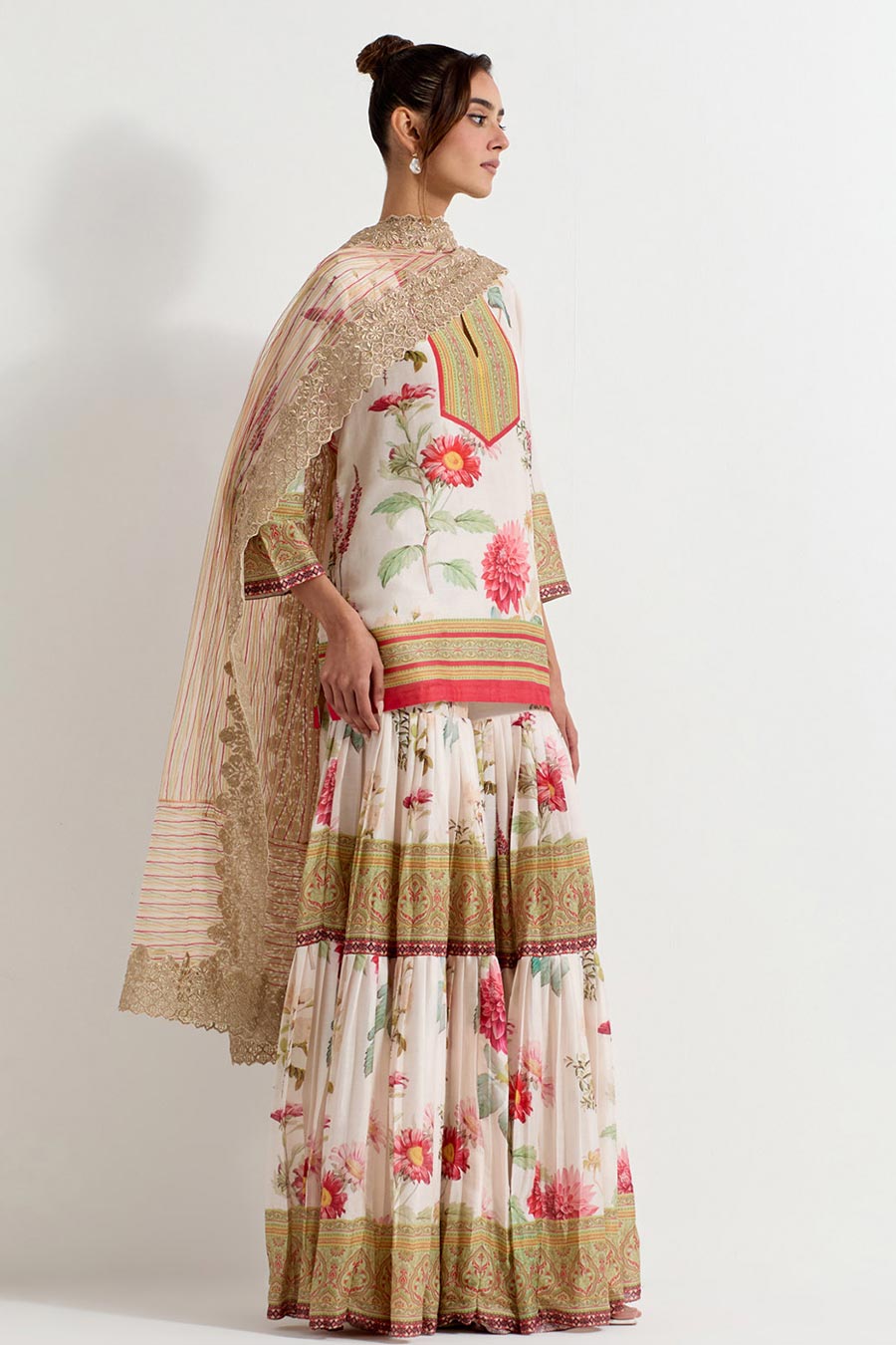 Daisy Printed Sharara Set With Textured Dupatta