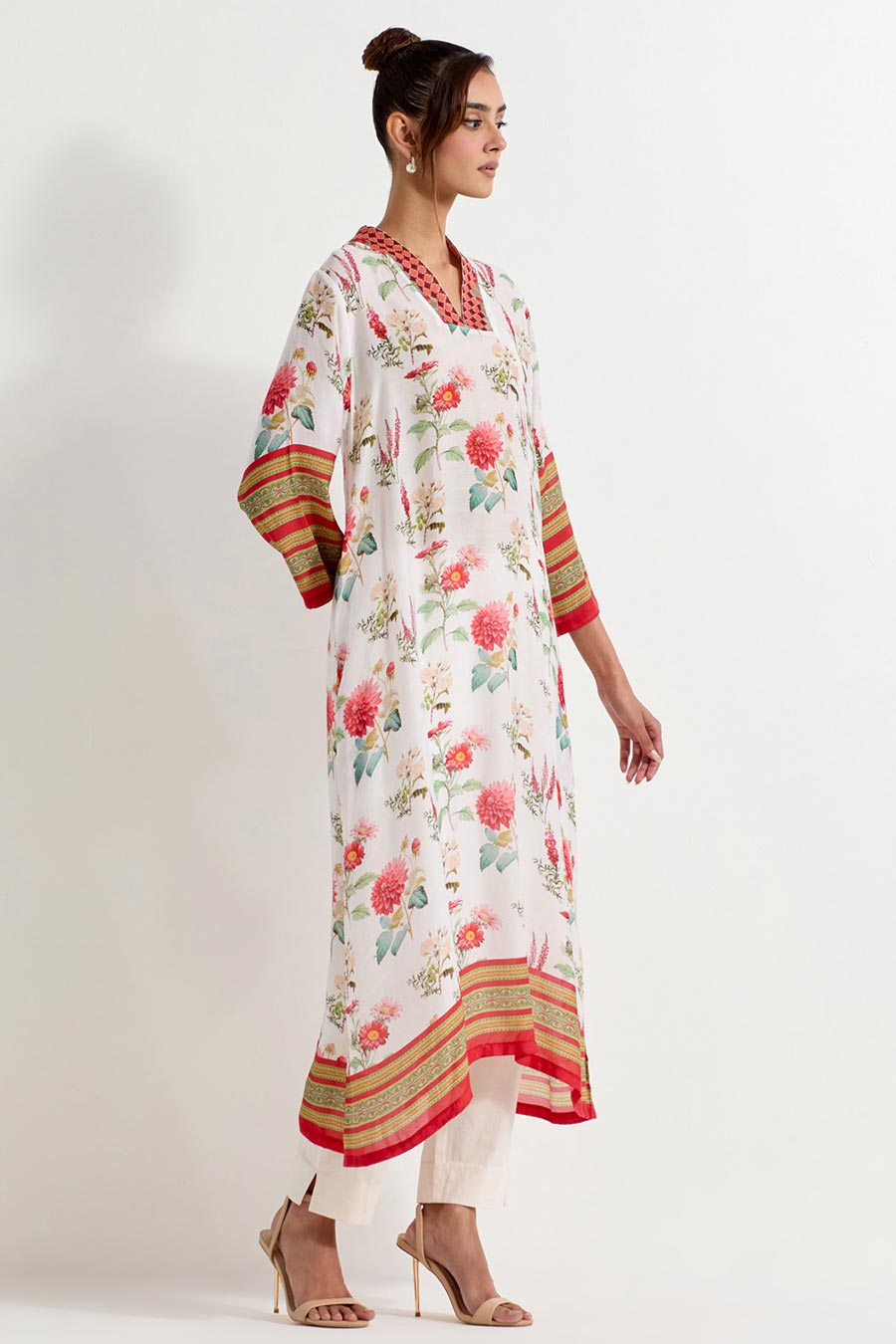 Daisy Printed Silk Cross-Stitch Kurta & Pant Set