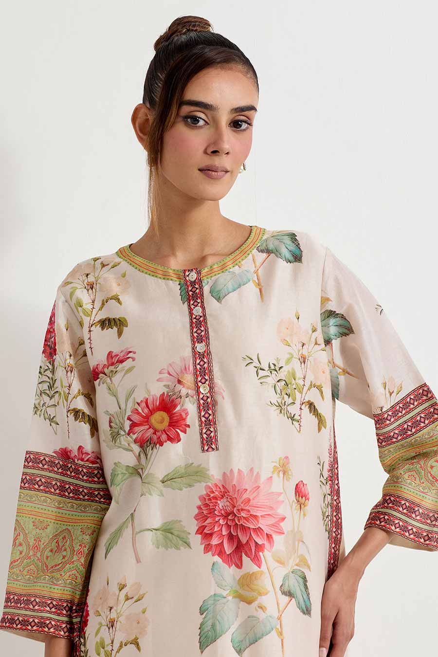 Daisy Printed Chanderi Silk Kurta & Pant Set