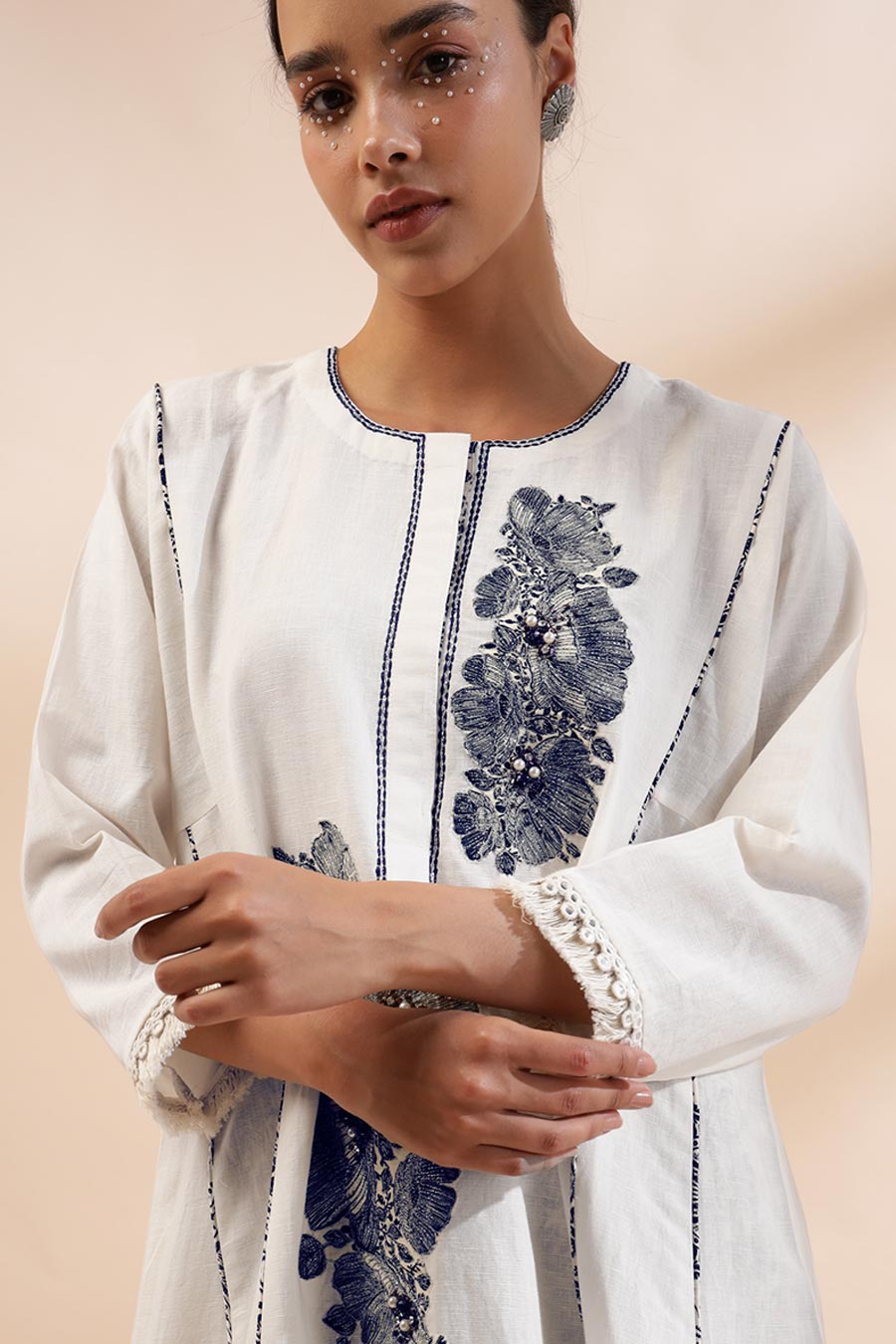 Ivory Luna Applique Kurta & Printed Pant Set