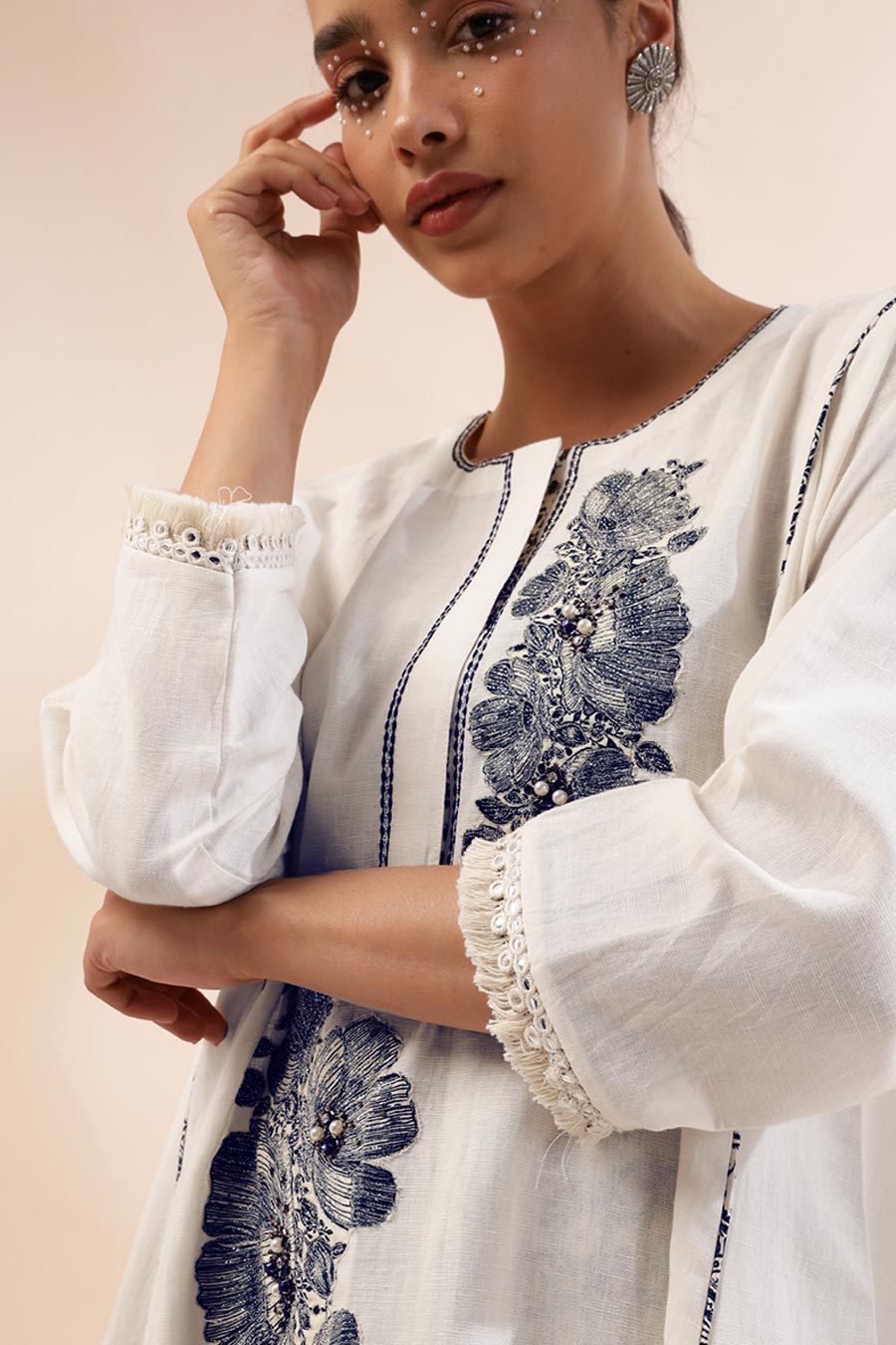 Ivory Luna Applique Kurta & Printed Pant Set