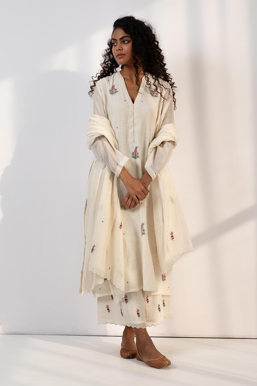 Off-White Floral Embroidered Kurta Set