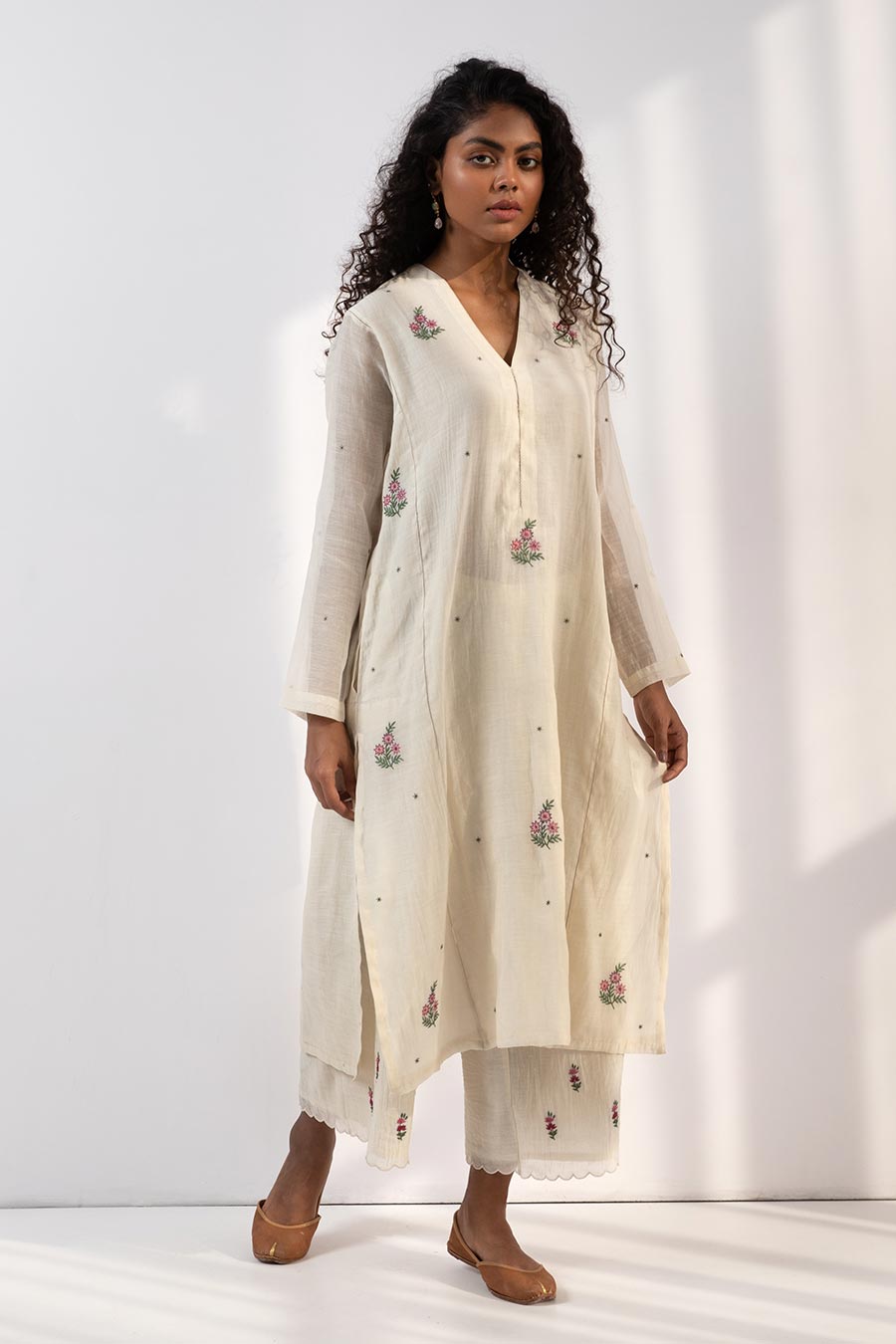 Off-White Floral Embroidered Kurta Set