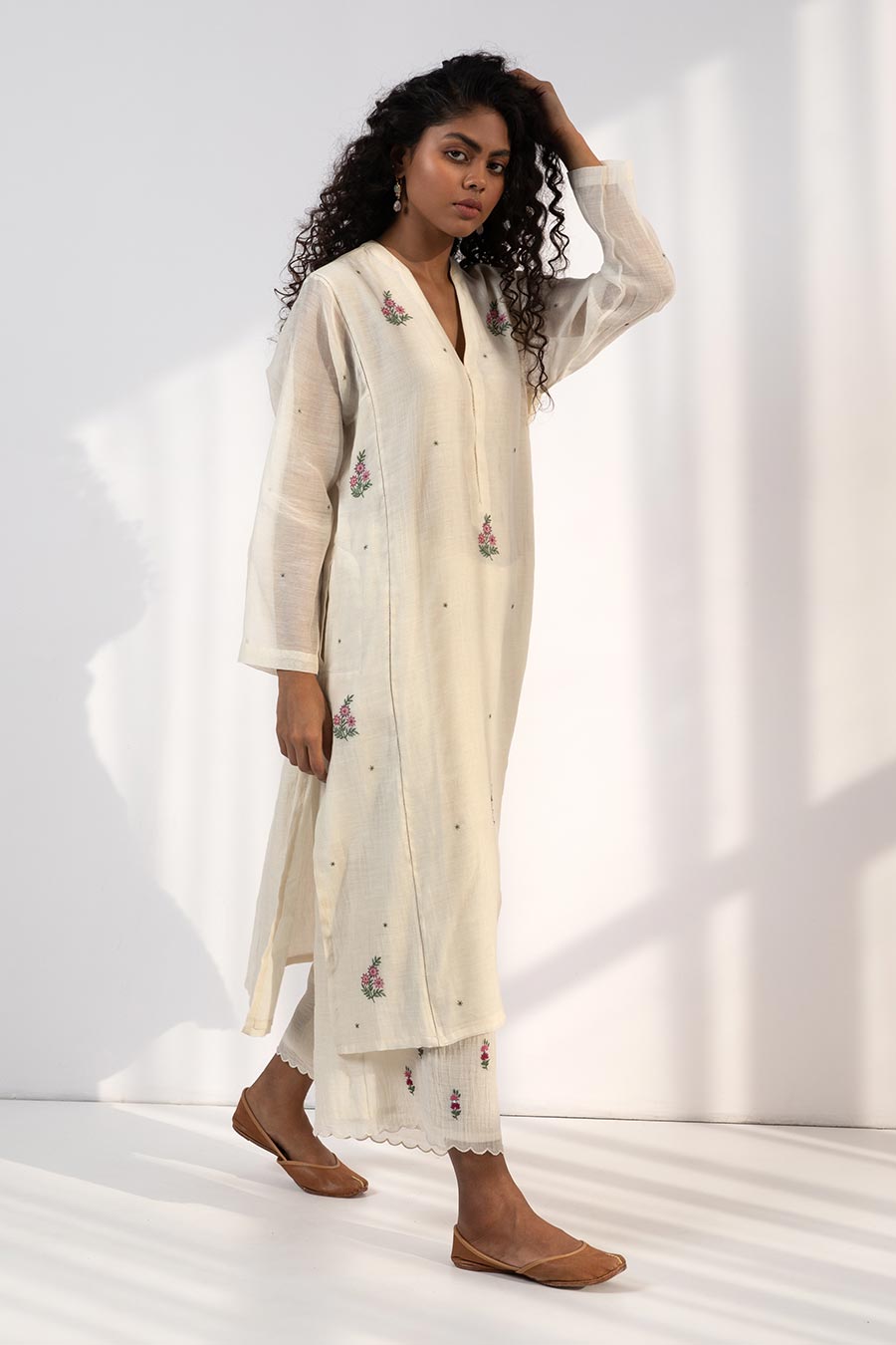 Off-White Floral Embroidered Kurta Set