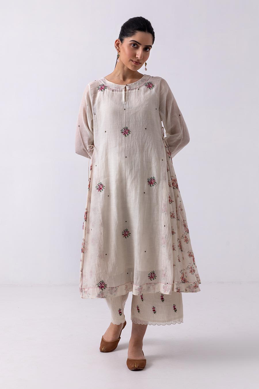 Off-White Floral Embroidered Kurta Set