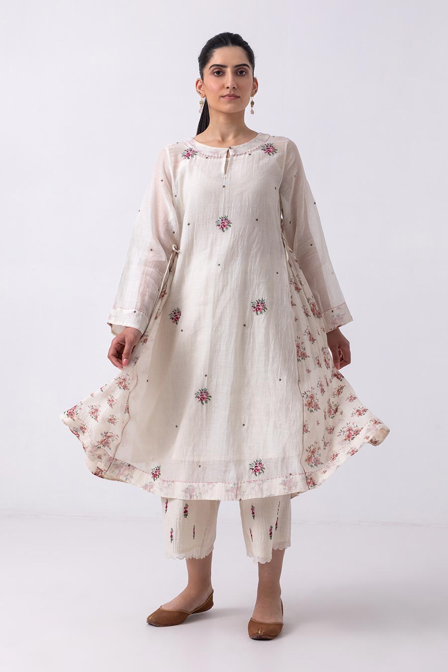 Off-White Floral Embroidered Kurta Set