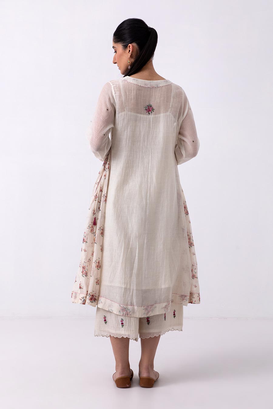 Off-White Floral Embroidered Kurta Set