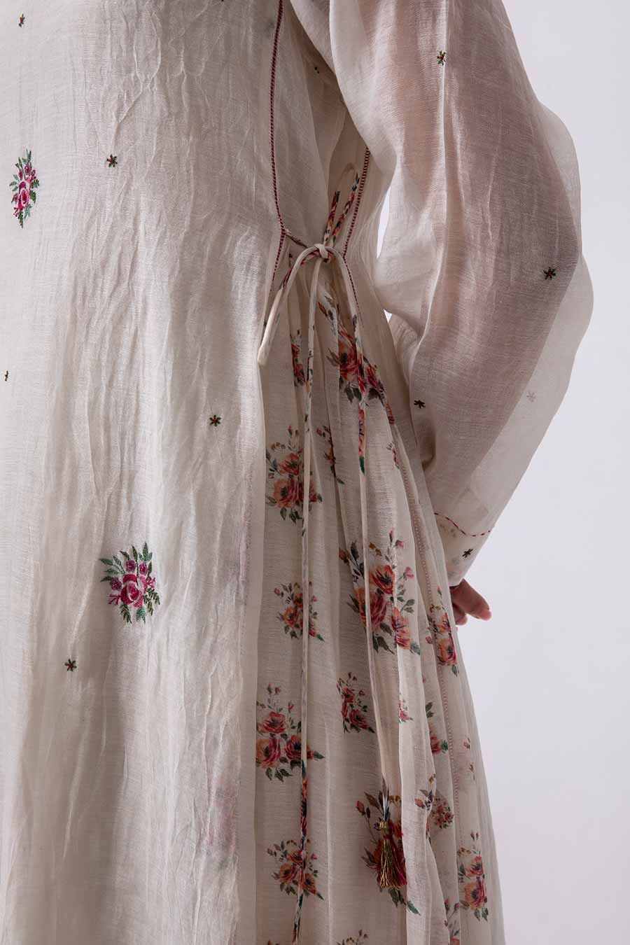 Off-White Floral Embroidered Kurta Set