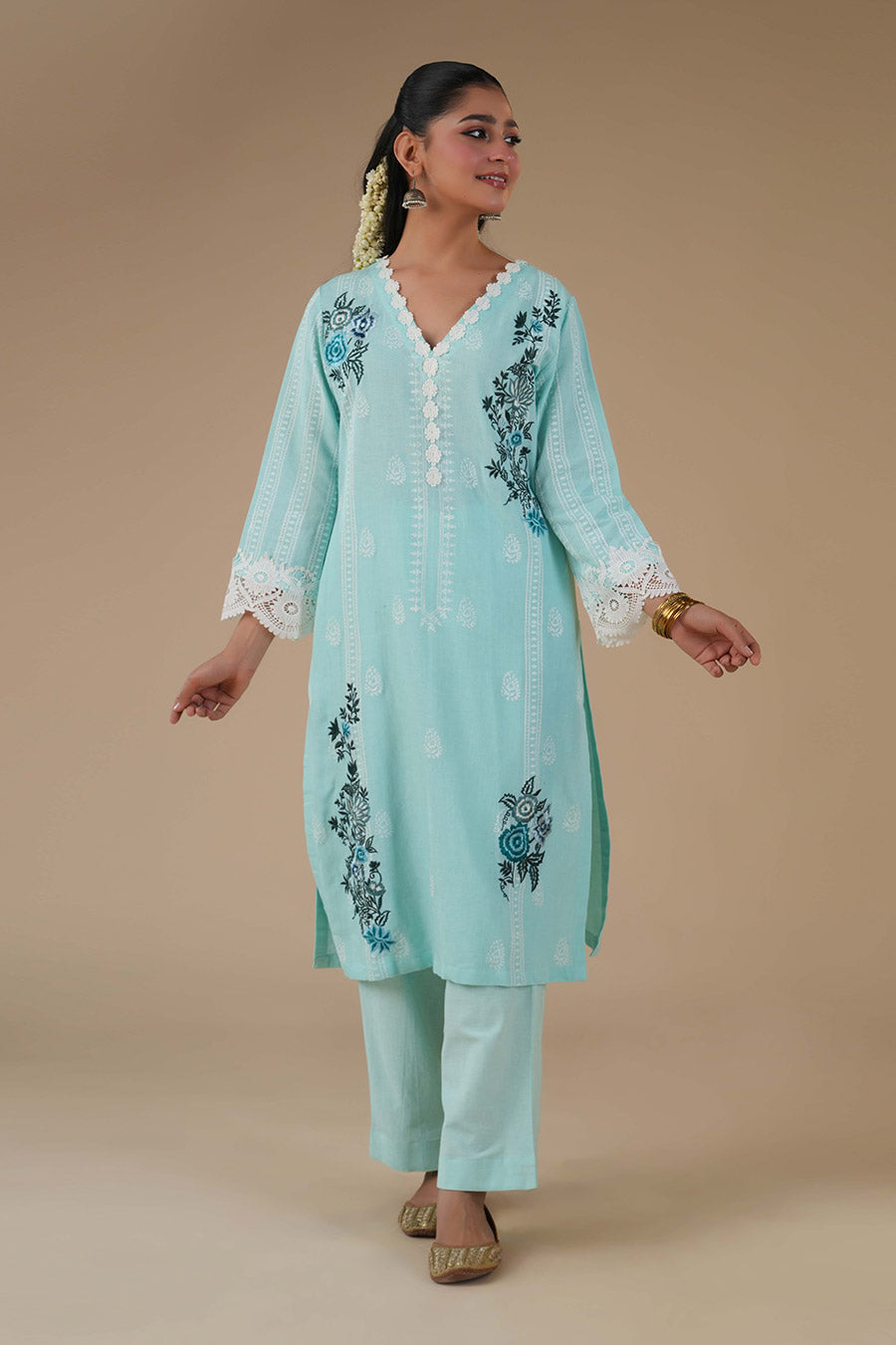 Kumud Aqua Linen Embroidered Kurta Set