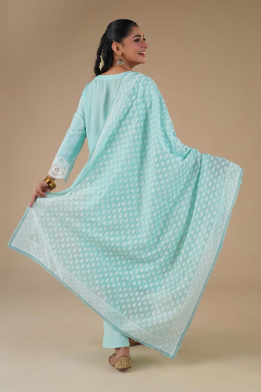 Kumud Aqua Linen Embroidered Kurta Set