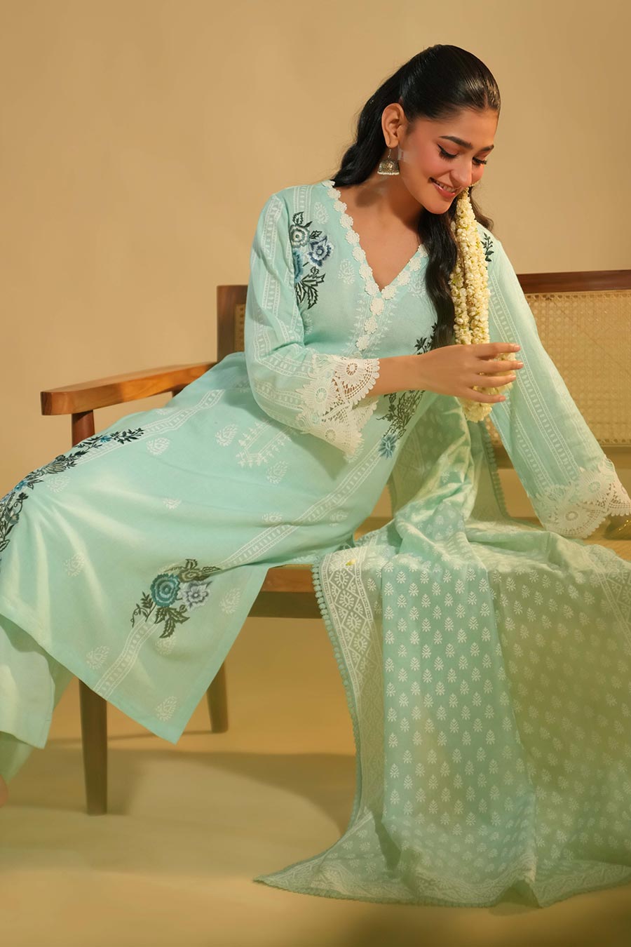Kumud Aqua Linen Embroidered Kurta Set