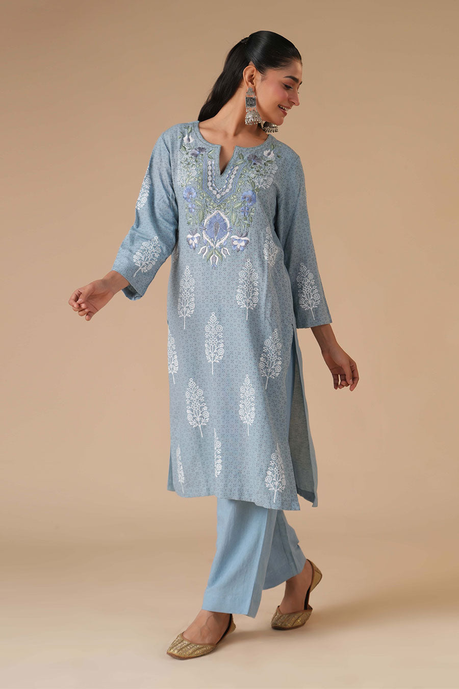 Neelkamal Blue Linen Embroidered Kurta Set