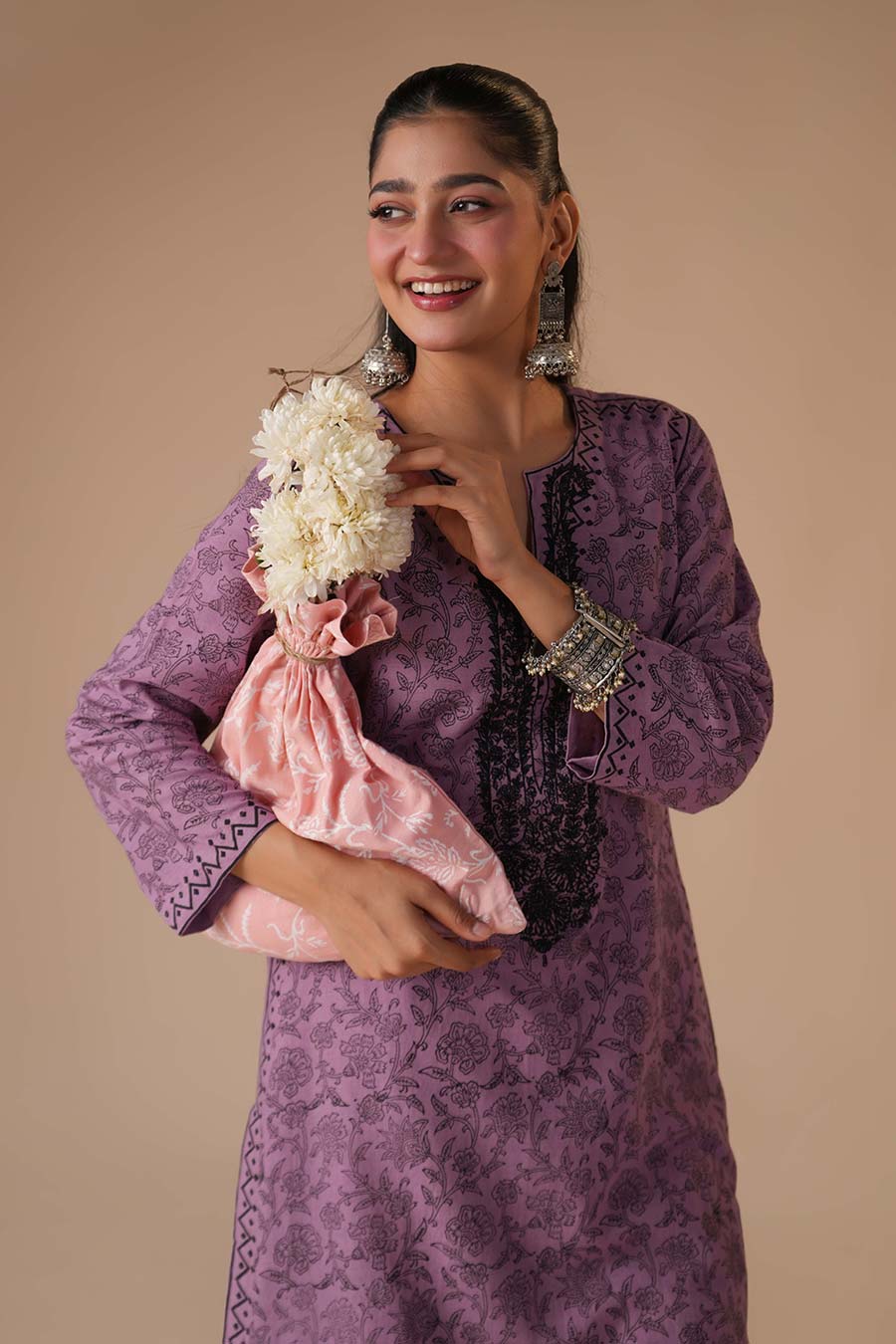 Lavender Linen Embroidered Kurta Set