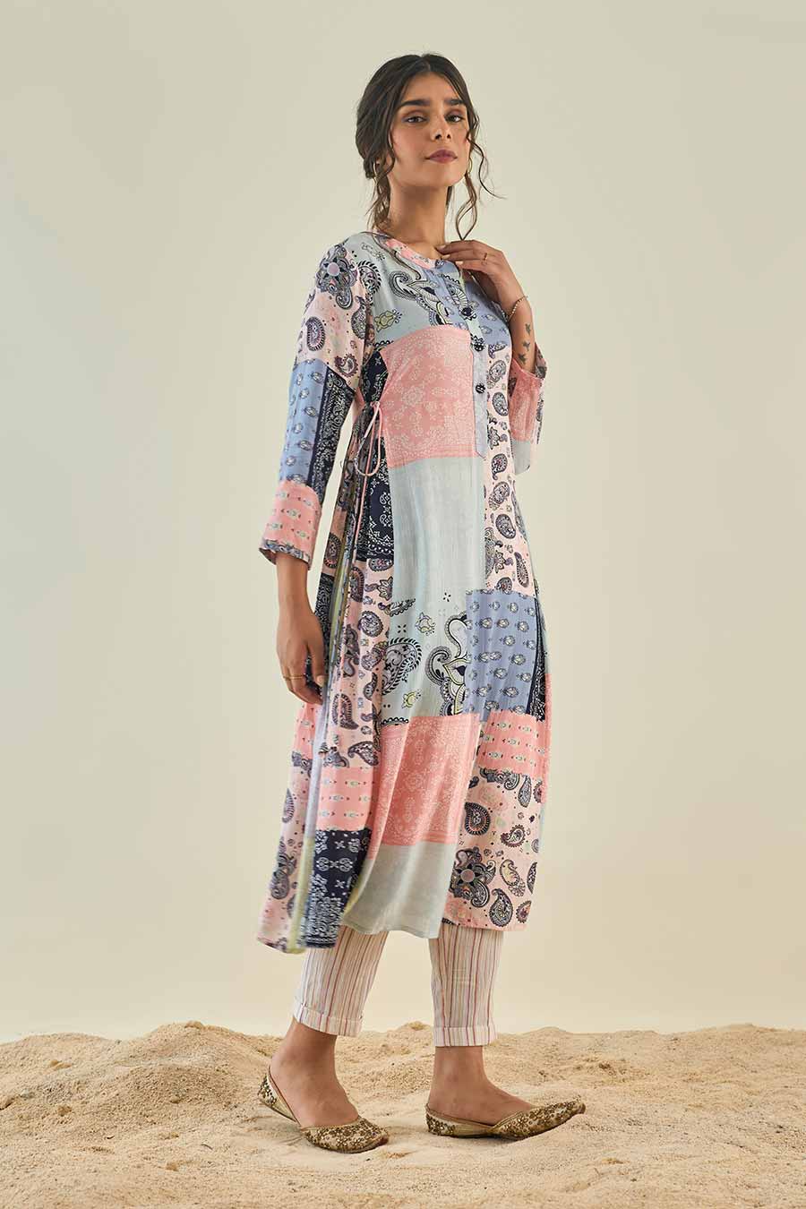 Multicolour Printed Kurta & Pant Set With Stole