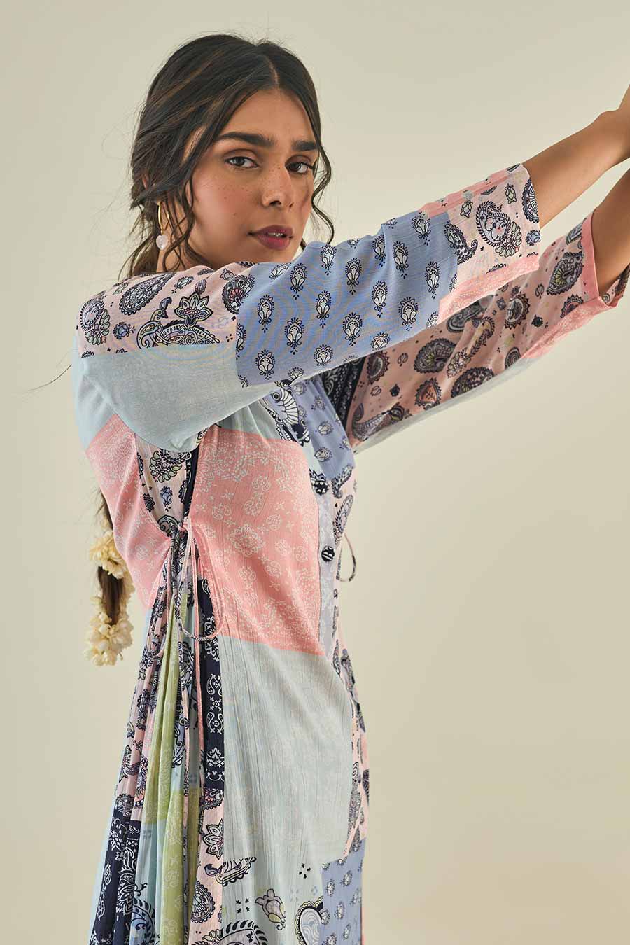 Multicolour Printed Kurta & Pant Set With Stole