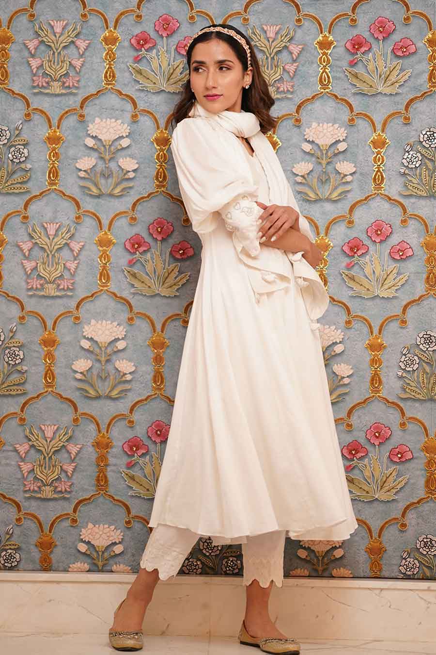White Embellished Anarkali & Pant Set With Stole