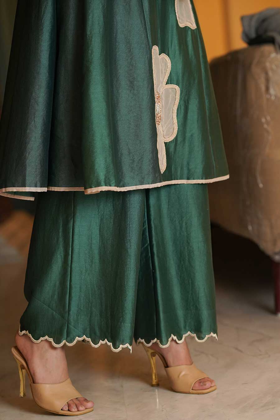 Sage Green Applique Embroidered Kurta & Pant Set With Stole