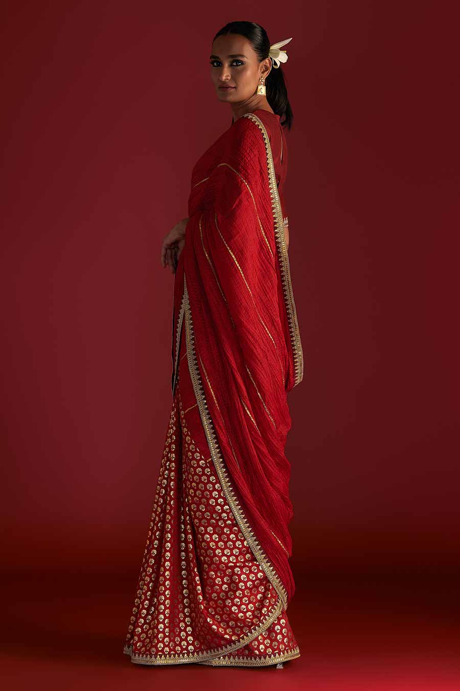 Red Crushed Honeycomb Saree & Blouse Piece