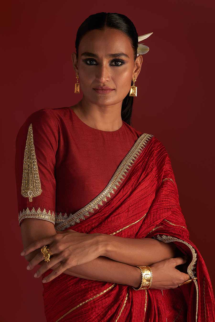 Red Crushed Honeycomb Saree & Blouse Piece